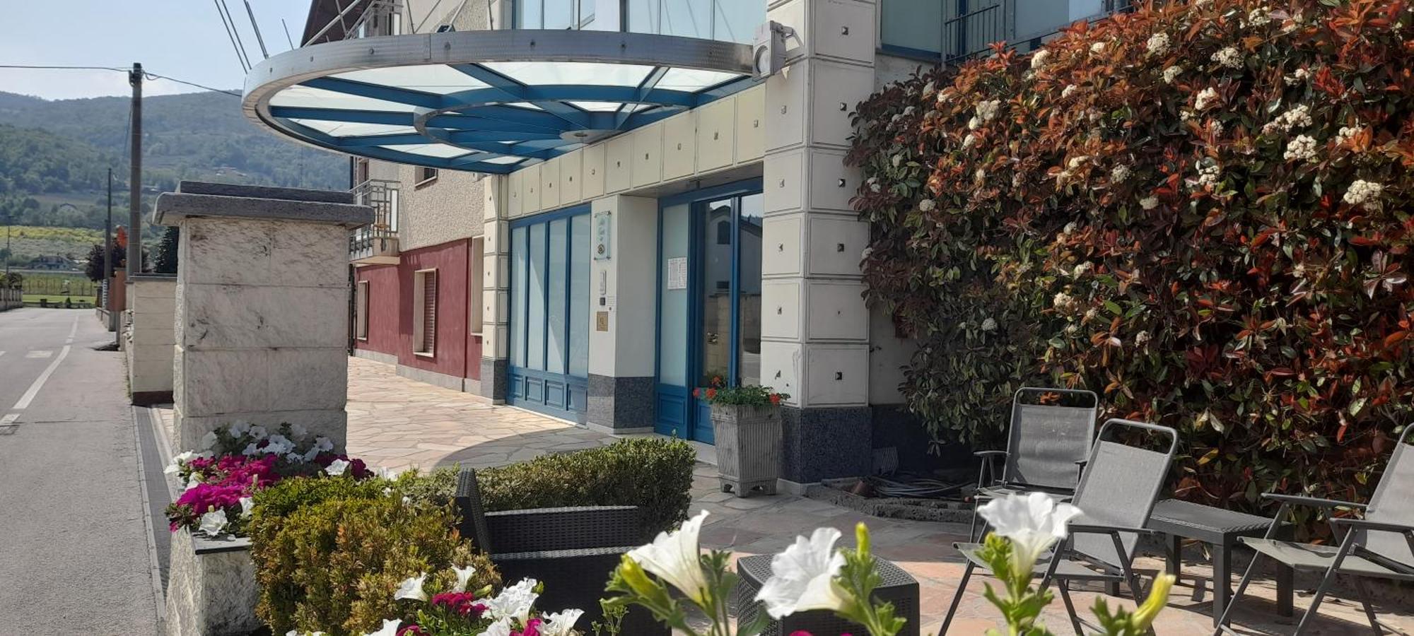 Hotel Ceretto Busca Luaran gambar