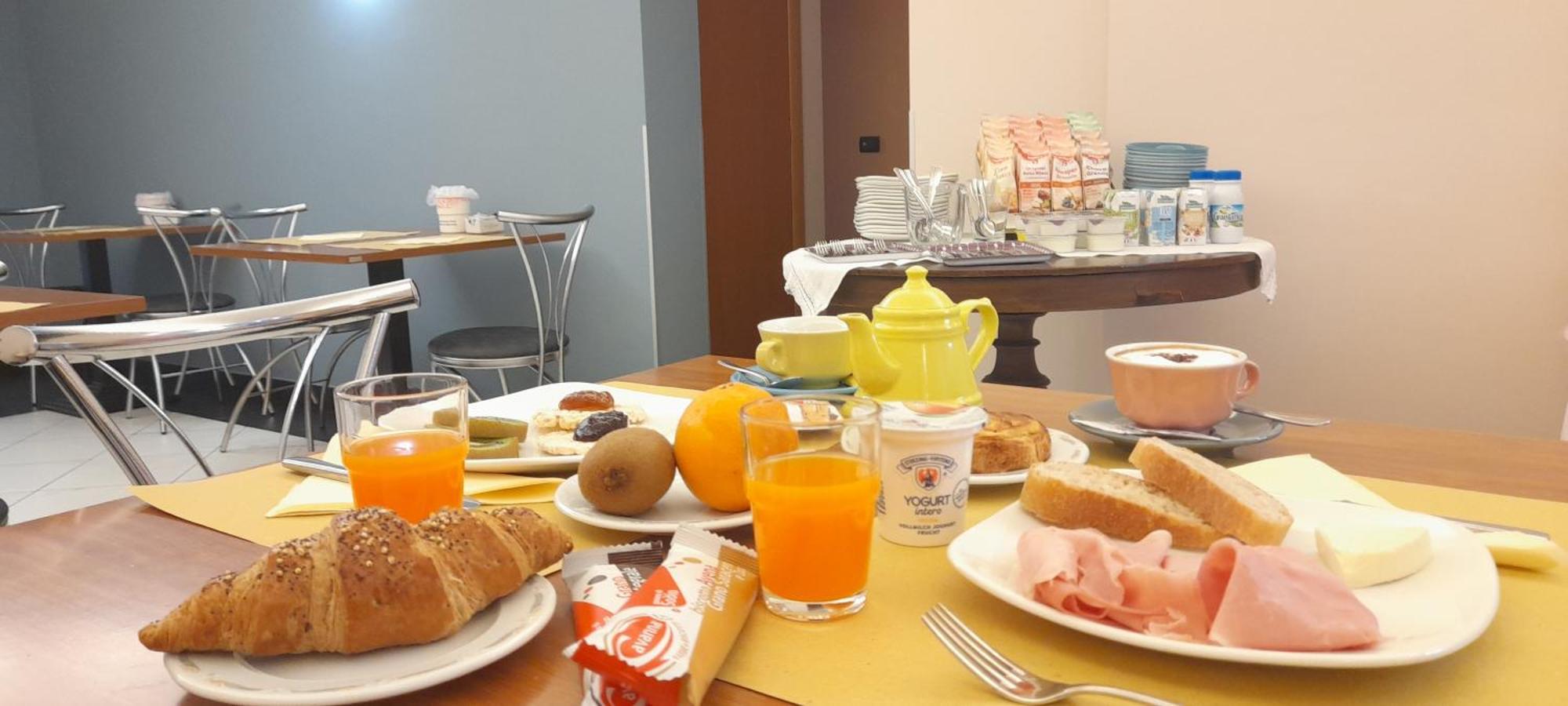 Hotel Ceretto Busca Luaran gambar