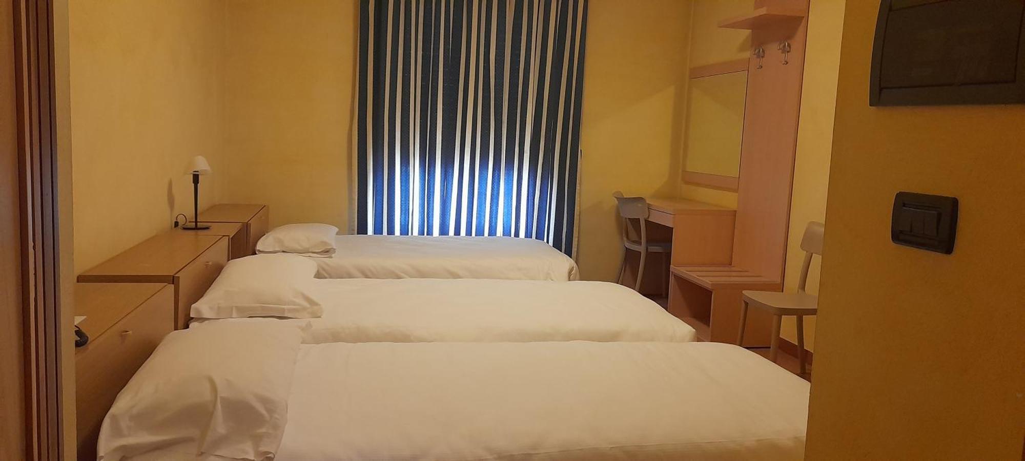 Hotel Ceretto Busca Luaran gambar